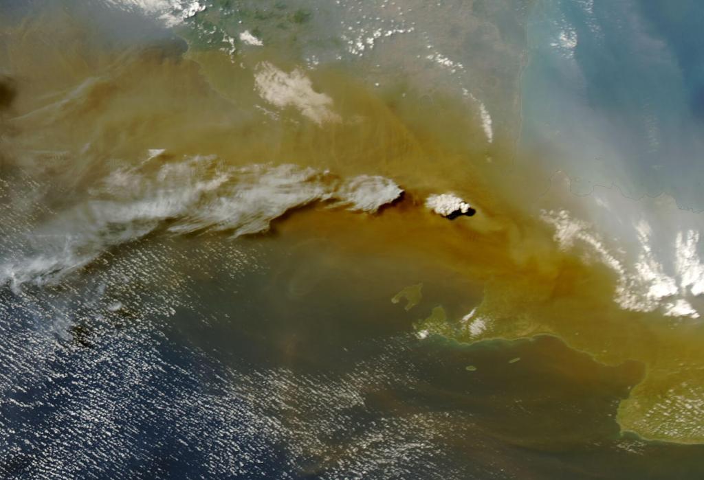 Aqua MODIS image of the ash plume from Anak Krakatau on September 5, 2026.